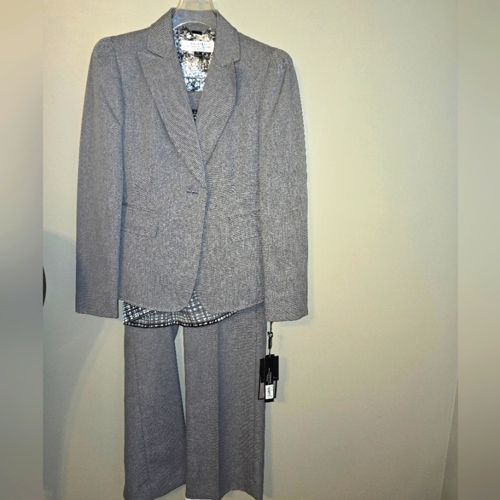 Tahari Pant Suit NWT